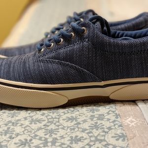 Sperry Men's 7.5 walking shoes. New!
